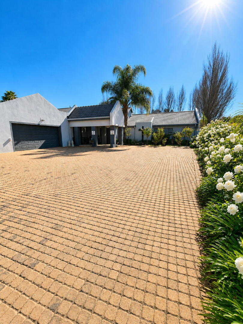 4 Bedroom Property for Sale in Flamwood North West